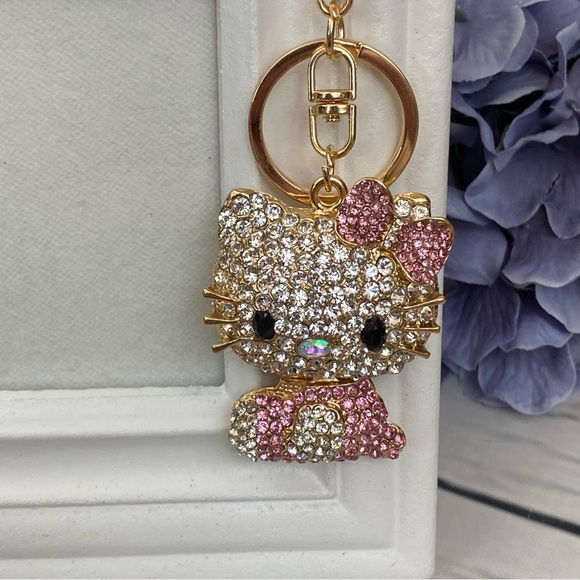Hello Kitty with Pale Pink Crystal Dress & Bow Keychain Charm - Picture 3 of 12